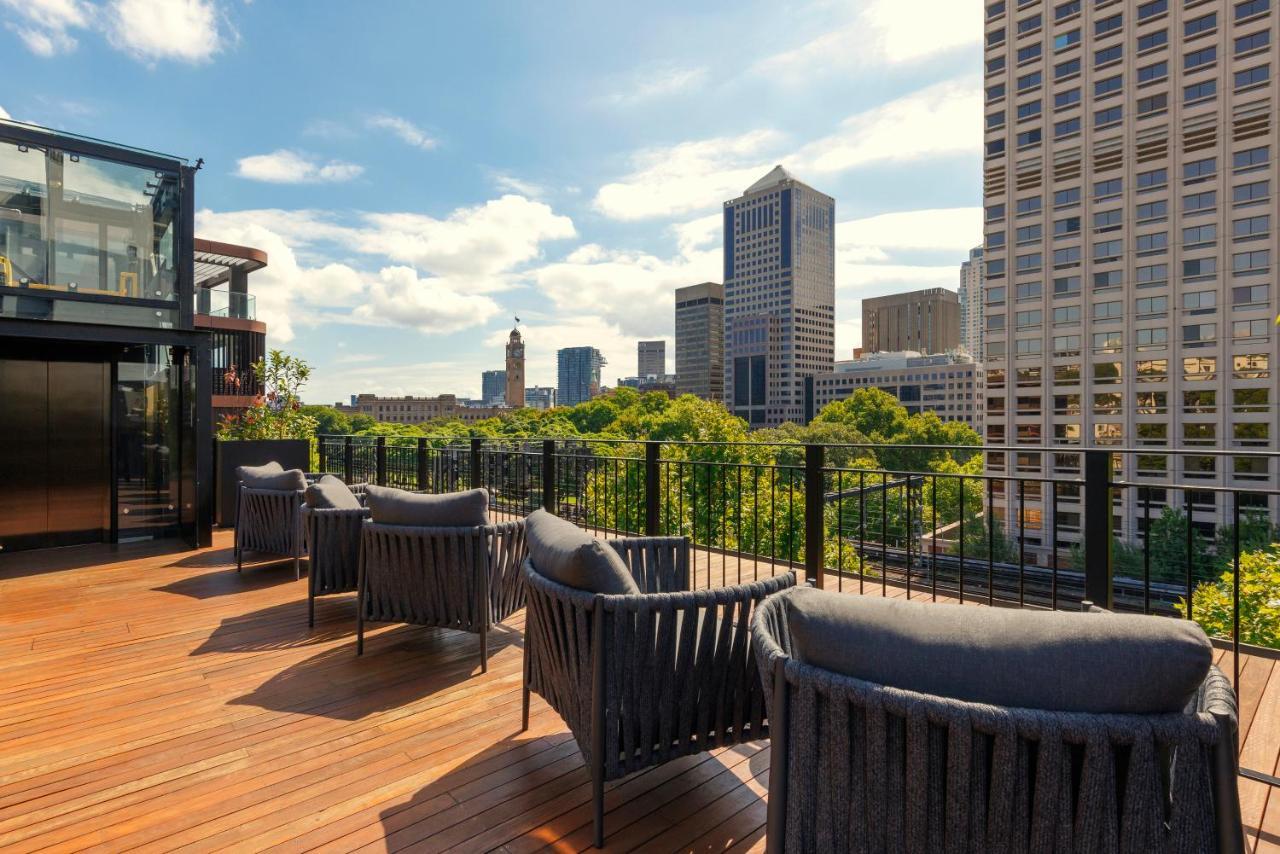 202 Elizabeth Hotel Sydney Exterior foto The rooftop terrace at the Hotel