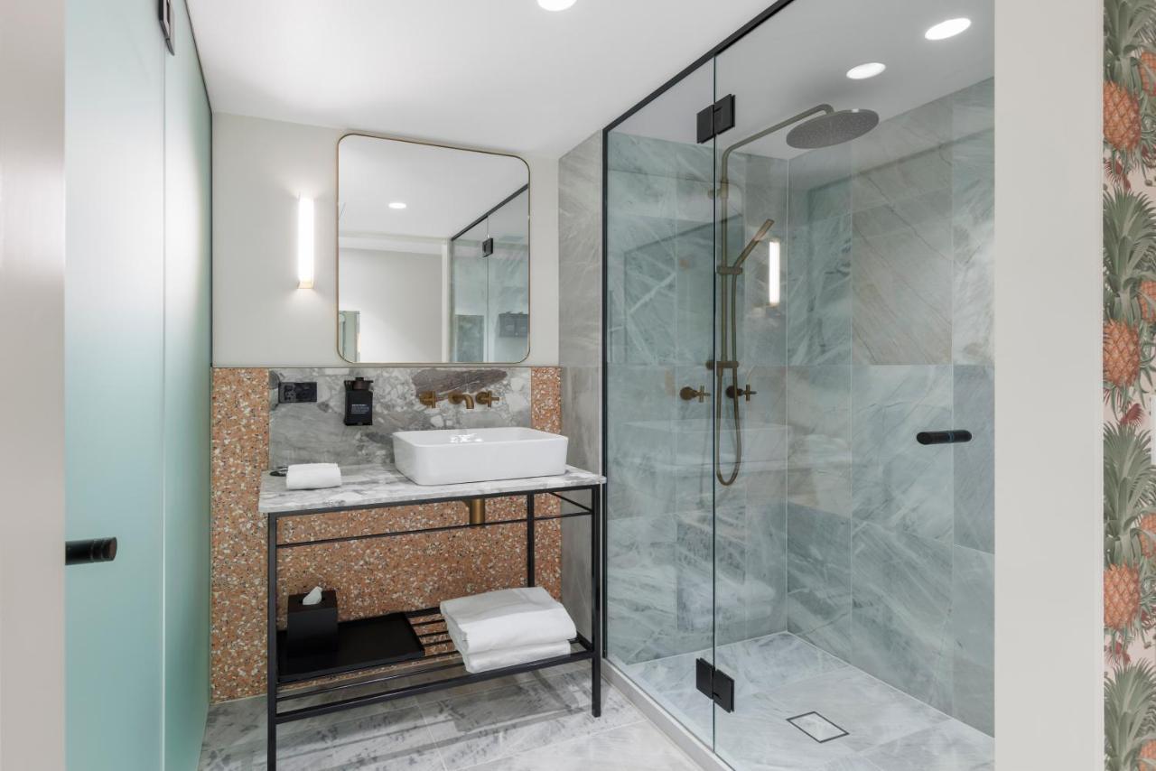 202 Elizabeth Hotel Sydney Exterior foto A shower enclosure