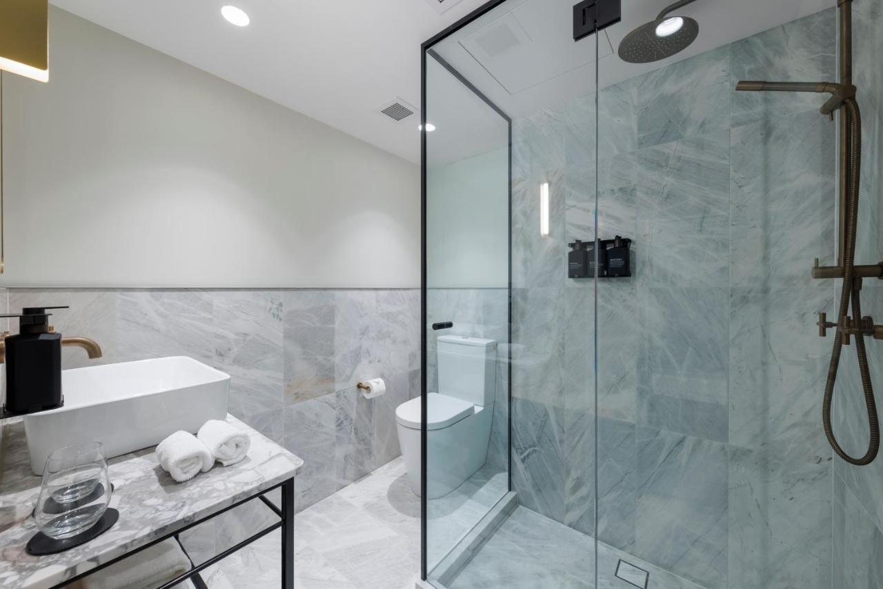 202 Elizabeth Hotel Sydney Exterior foto A shower enclosure