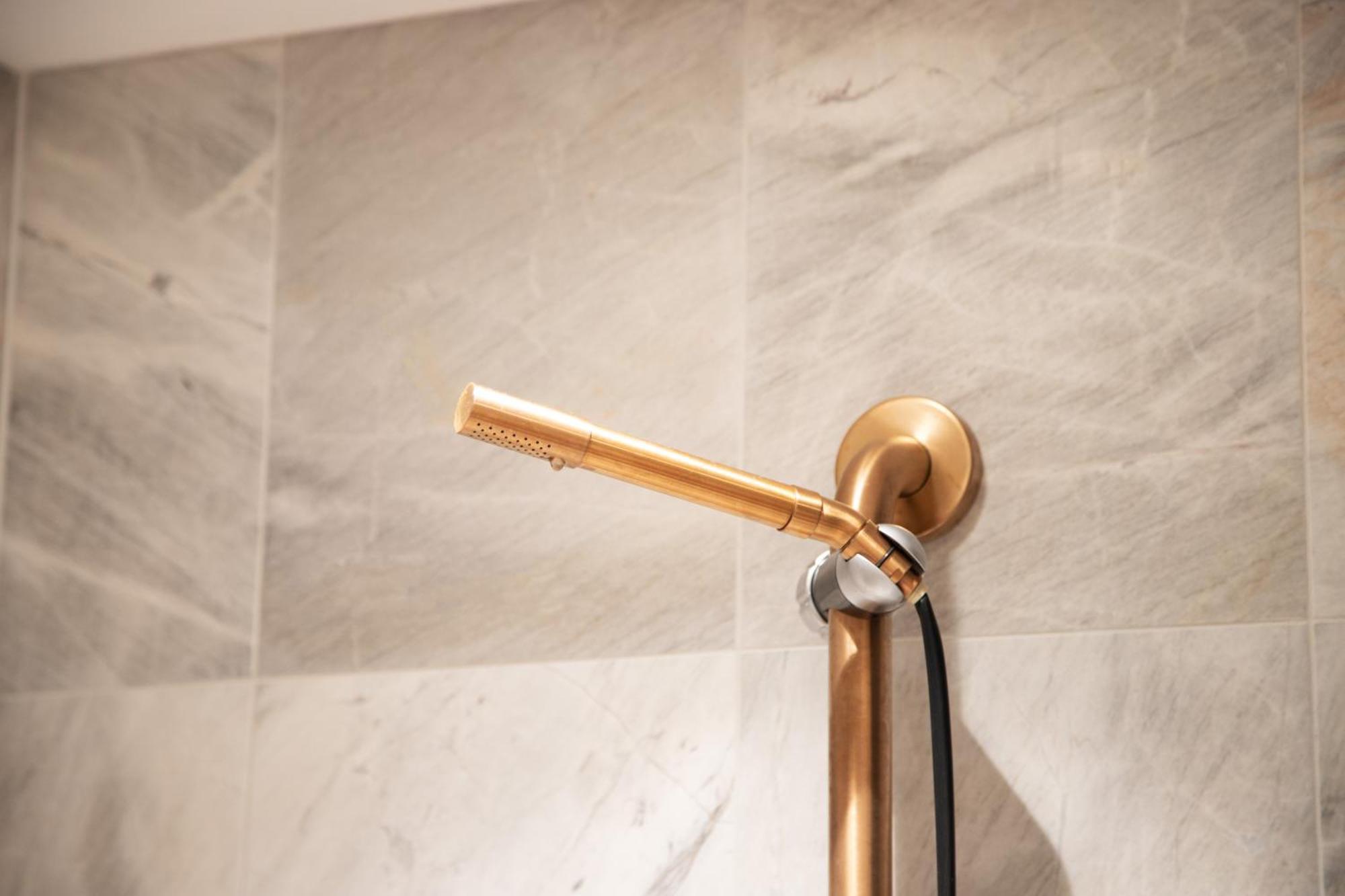 202 Elizabeth Hotel Sydney Exterior foto Shower head